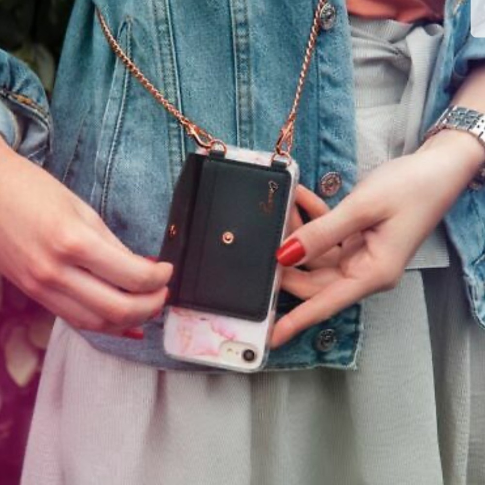 CASERY Crossbody Phone Pocket